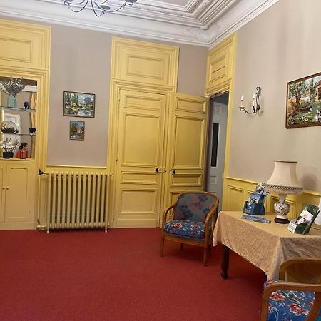Hotel Le Beau Site Gien Esterno foto