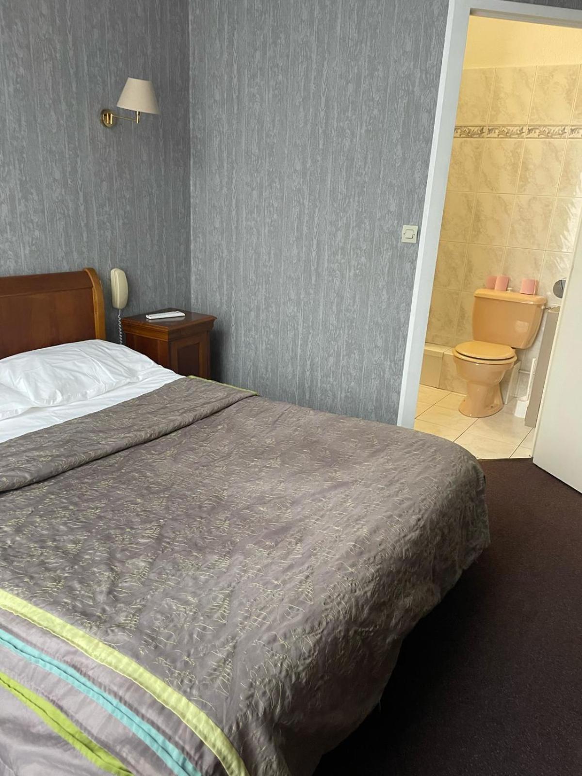 Hotel Le Beau Site Gien Esterno foto