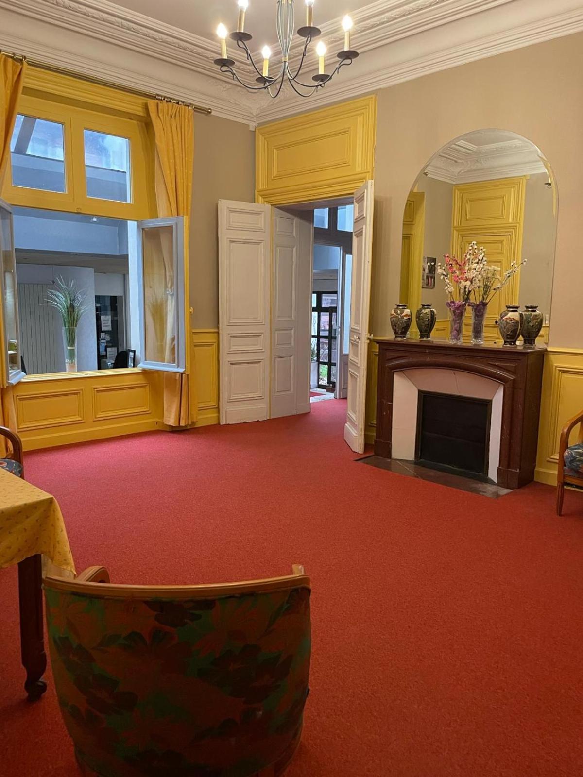 Hotel Le Beau Site Gien Esterno foto