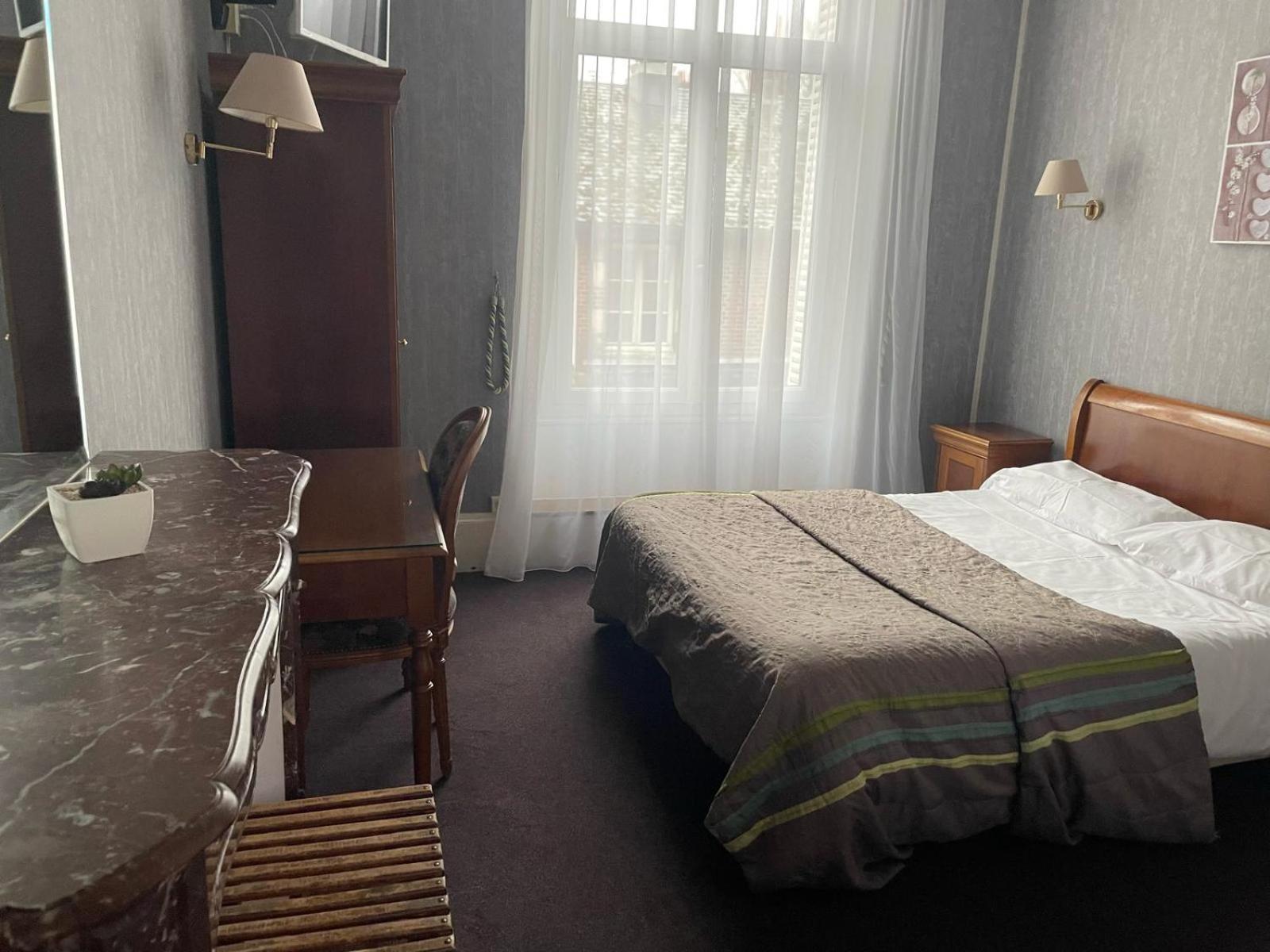 Hotel Le Beau Site Gien Esterno foto