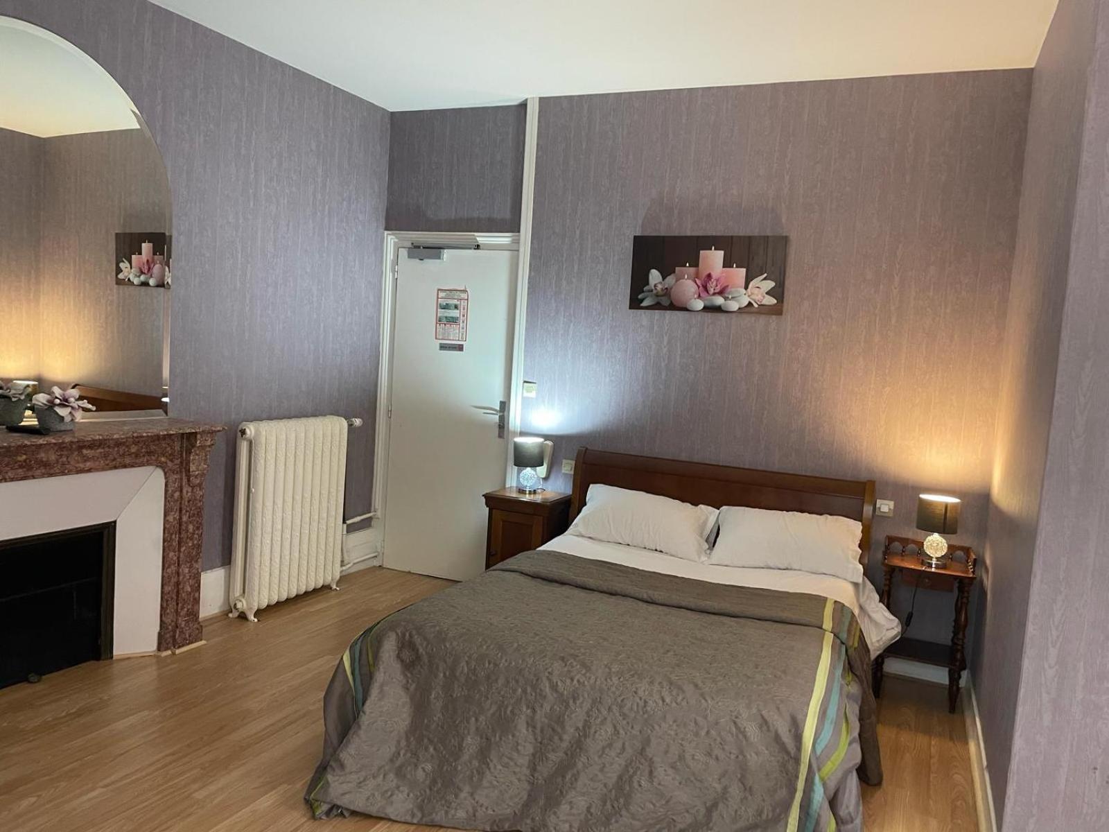 Hotel Le Beau Site Gien Esterno foto