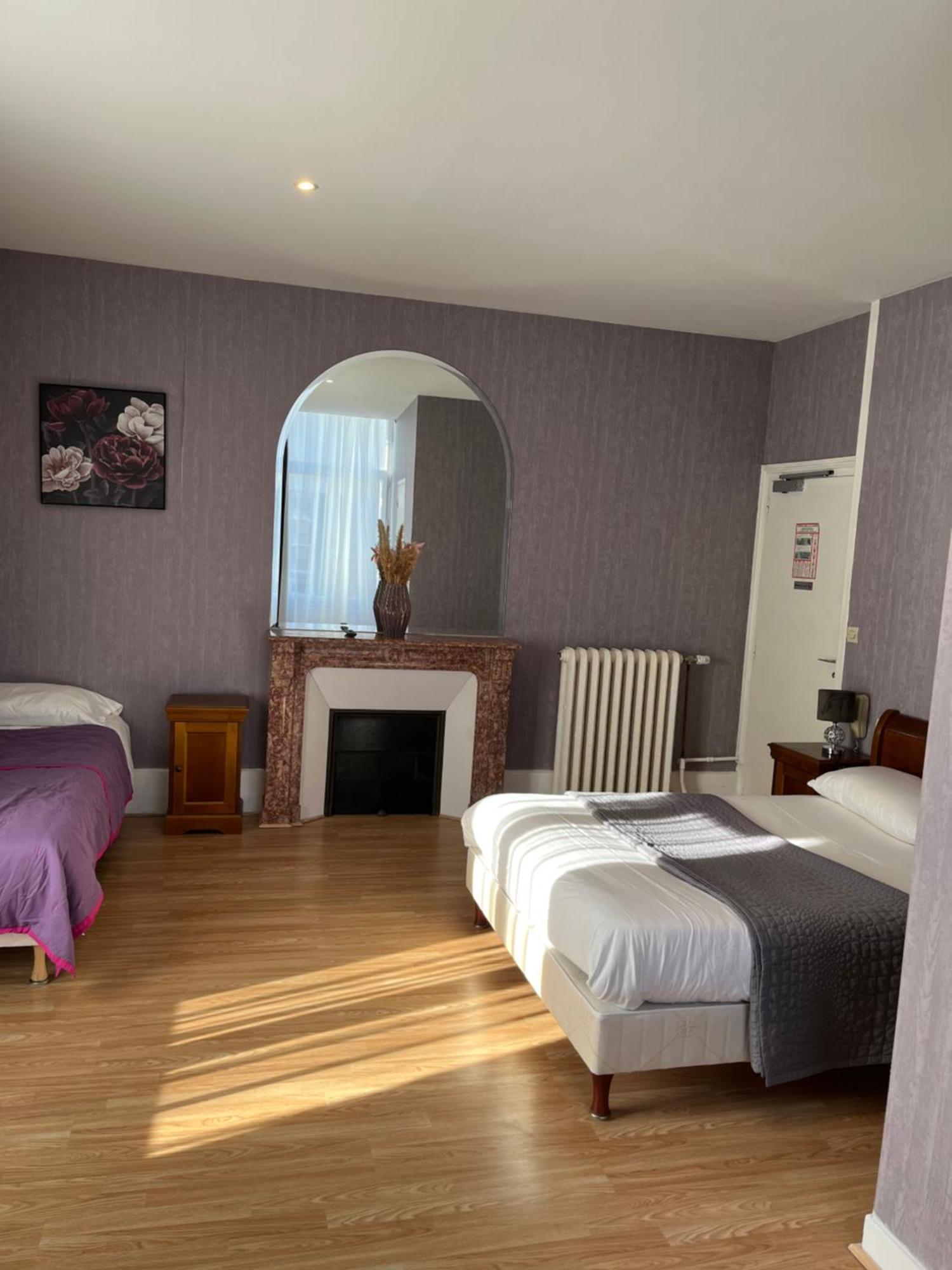 Hotel Le Beau Site Gien Esterno foto