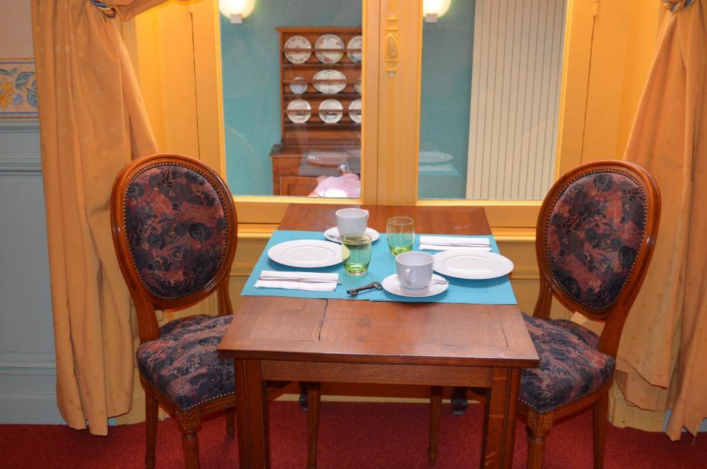 Hotel Le Beau Site Gien Esterno foto