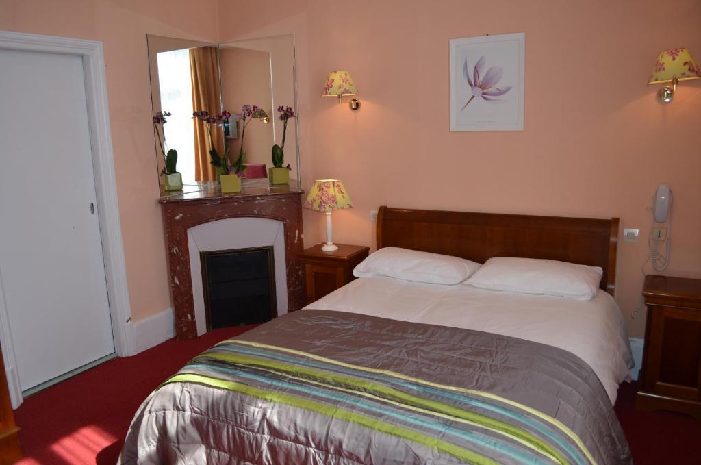Hotel Le Beau Site Gien Camera foto