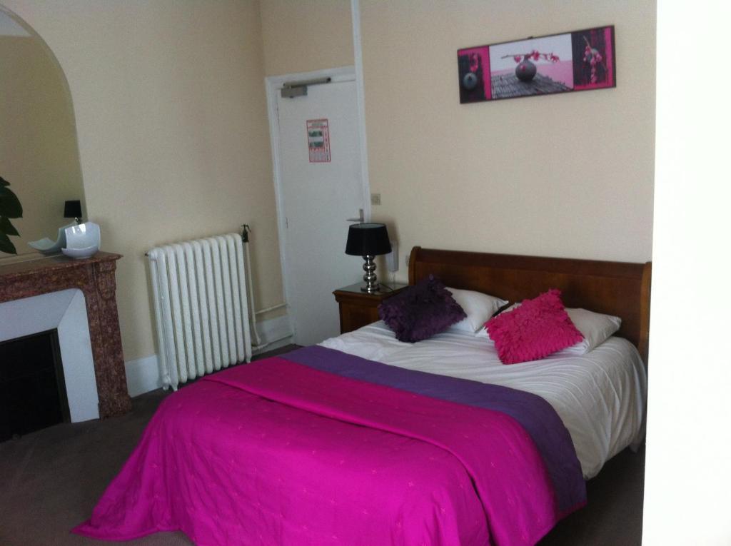 Hotel Le Beau Site Gien Esterno foto