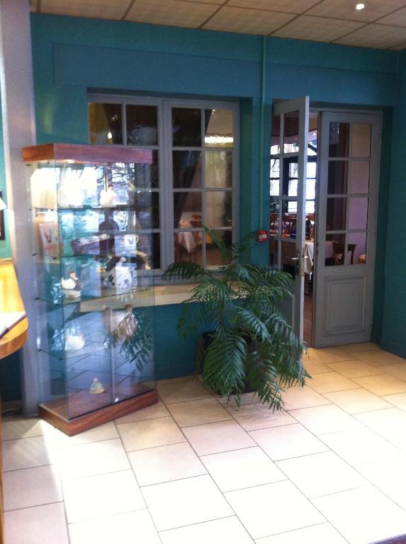 Hotel Le Beau Site Gien Esterno foto